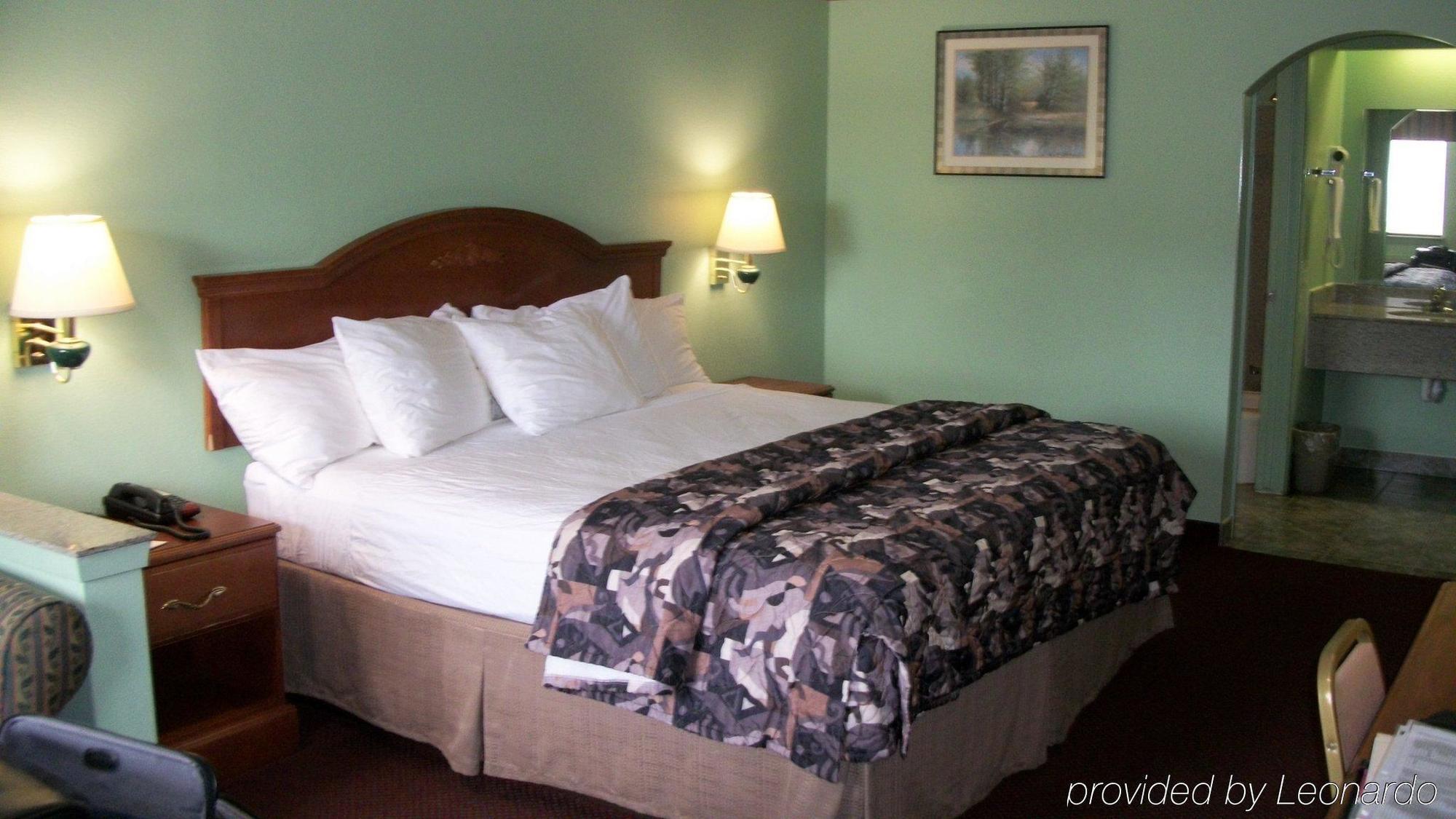 America'S Best Value Inn & Suites - Rosenberg/Houston Room photo