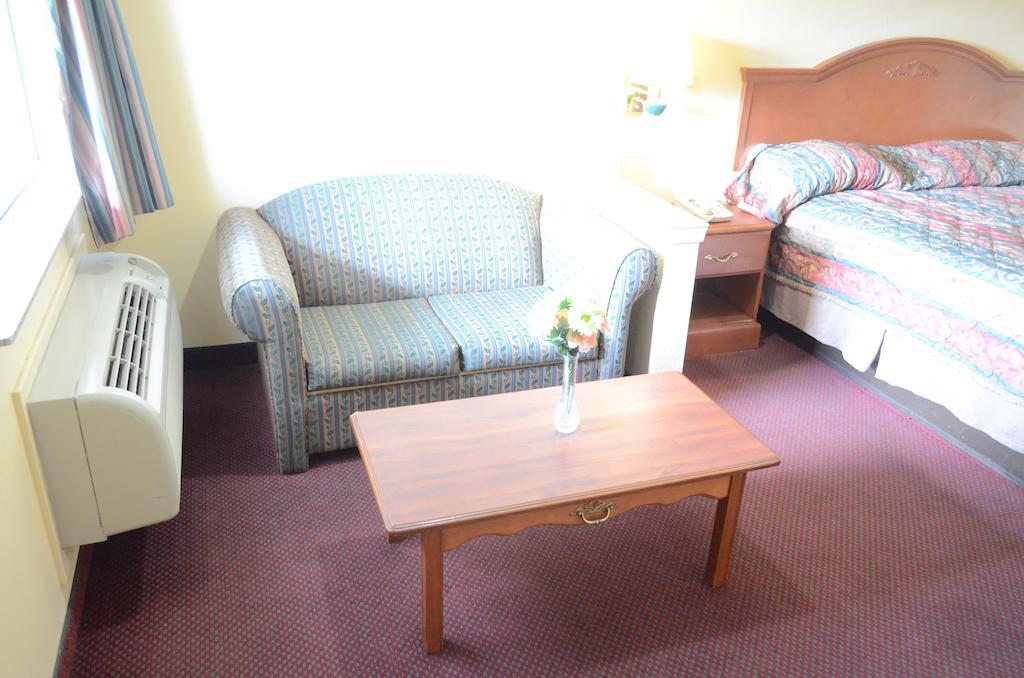 America'S Best Value Inn & Suites - Rosenberg/Houston Room photo